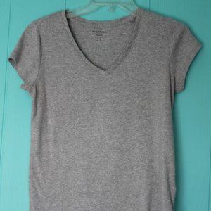 Nautica Ladies Basic Gray Tee Shirt Short Sleeves V Neck Size Medium
